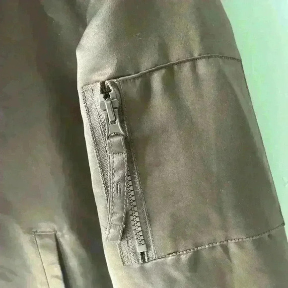 GAP - Women’s satin bomber jacket with pink fleece lining. Size small - Picture 2 of 11